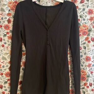 Lululemon close call Henley